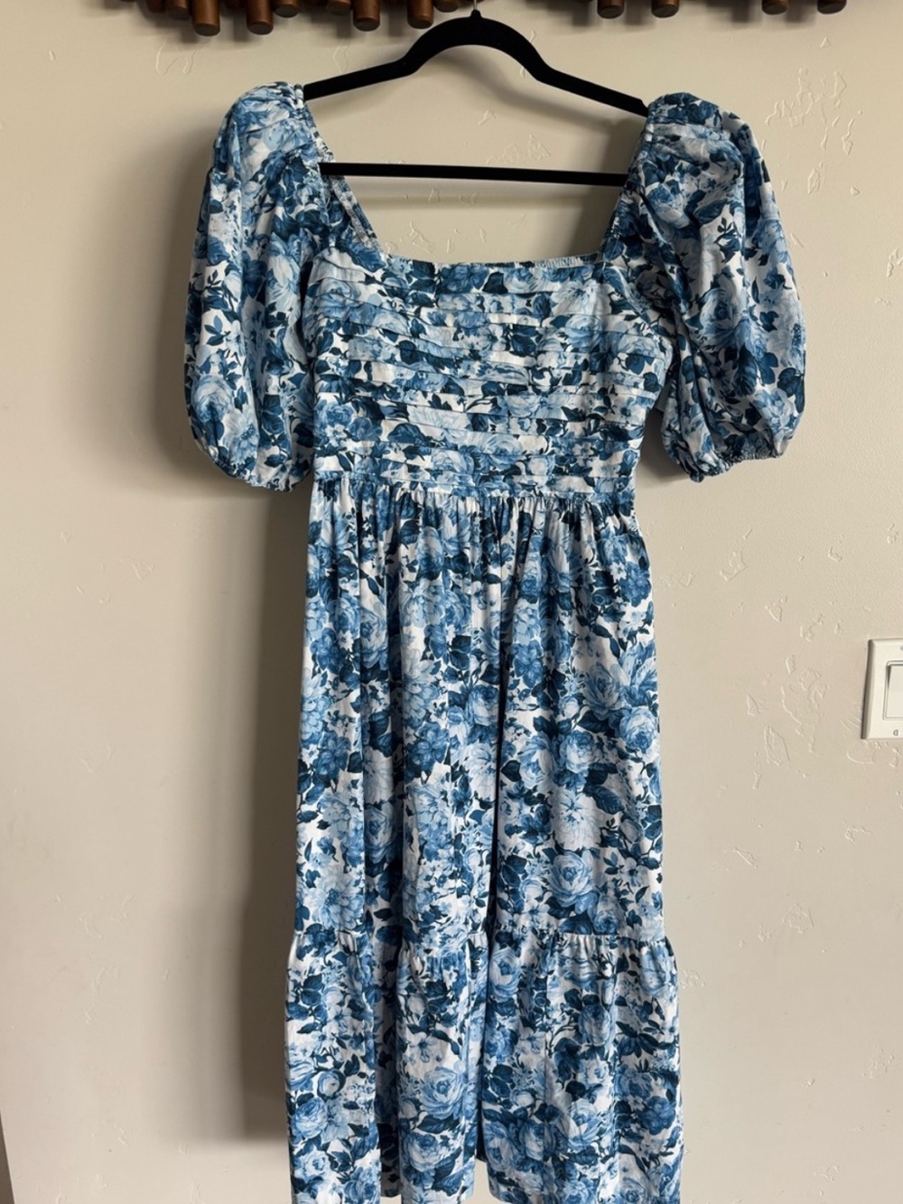 Abercrombie & Fitch Emerson Blue and White Floral Puff-Sleeve Midi Dress Size S - Picture 4 of 7